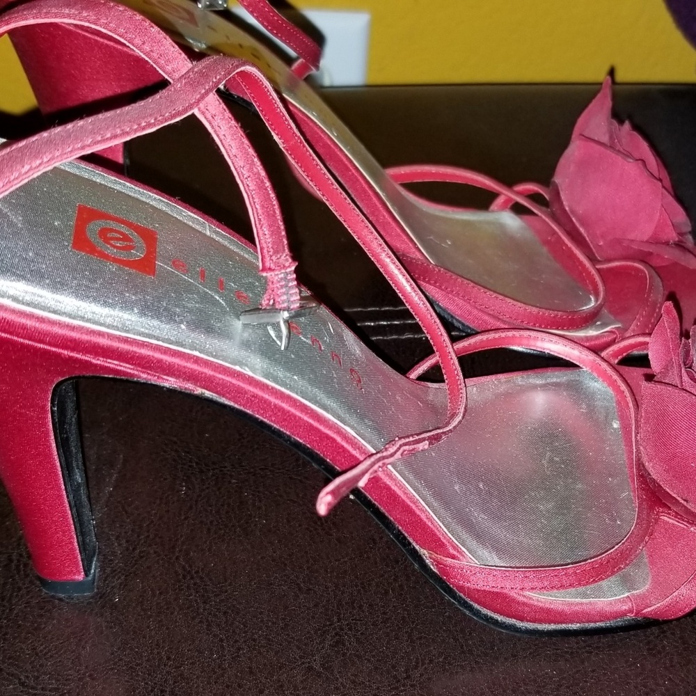 Shoes - Picture 2 of 4